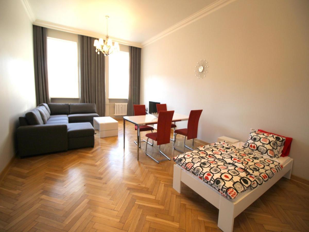 Apartment Happy Estate - Rynek